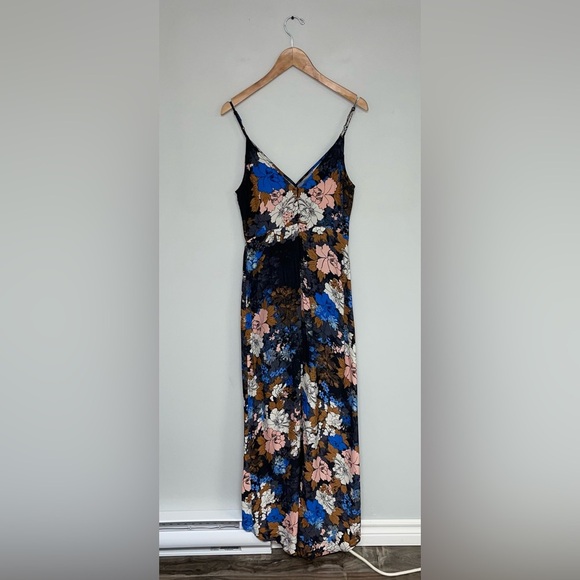 ASTR The Label Dress Women's Size Medium Blue Pink Tan Floral Surplice Midi Wrap - Picture 8 of 13